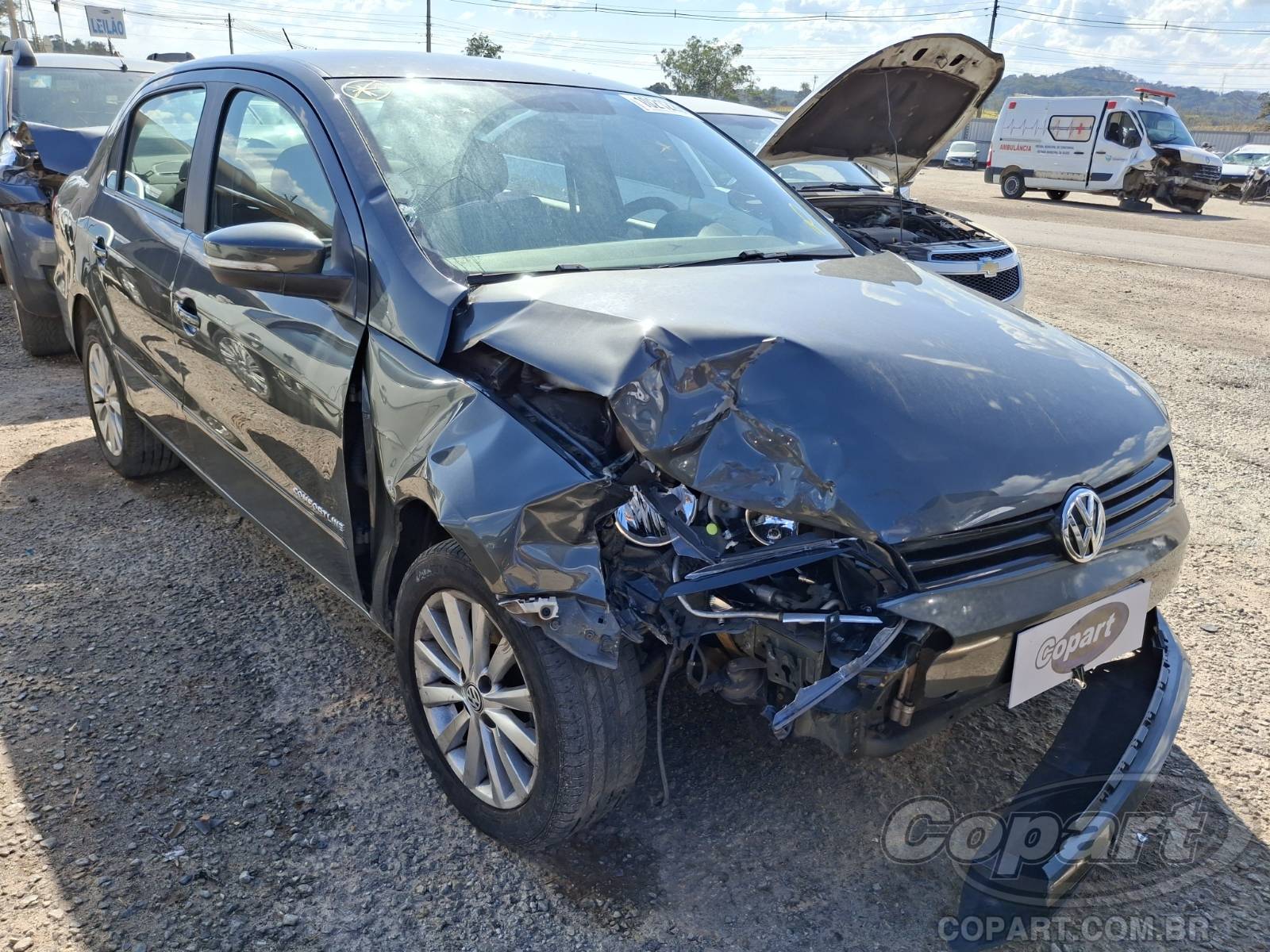 Veículo VW - VolksWagen Voyage VOLKSWAGEN VOYAGE 2015 Comfortline 1.6 MSI 2015 em leilão