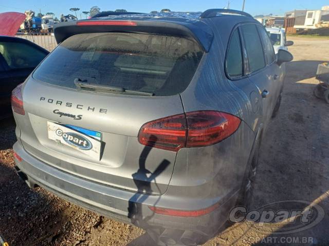 2017 PORSCHE CAYENNE 