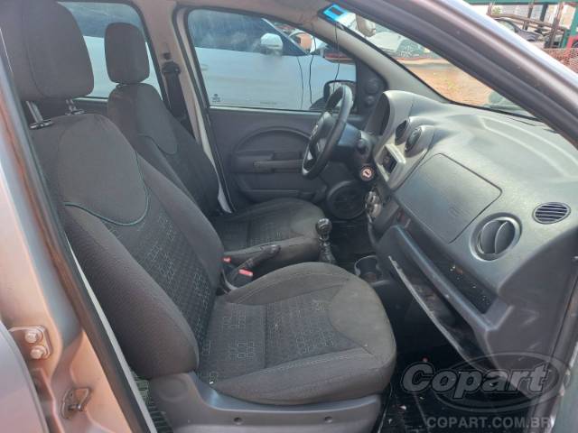 2013 FIAT UNO 