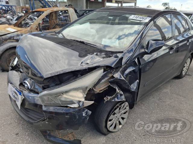 2015 HYUNDAI HB20S 