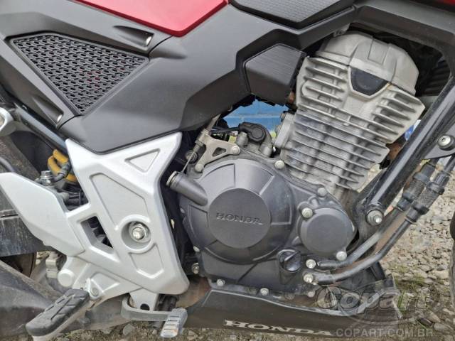 2025 HONDA CB 300F 
