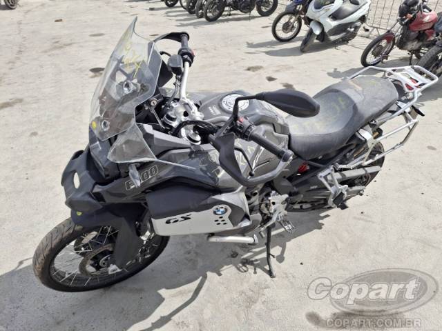 2025 BMW F 900 