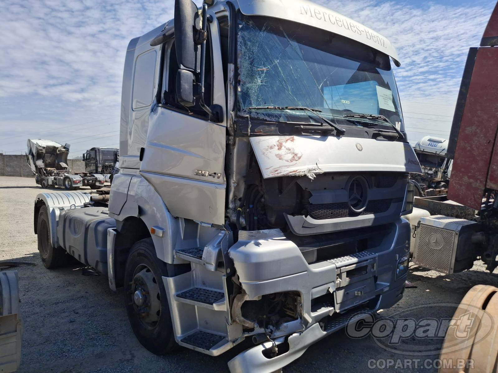 Veículo MERCEDES-BENZ Axor 2013 MERCEDES BENZ AXOR Caminhão 2013 em leilão