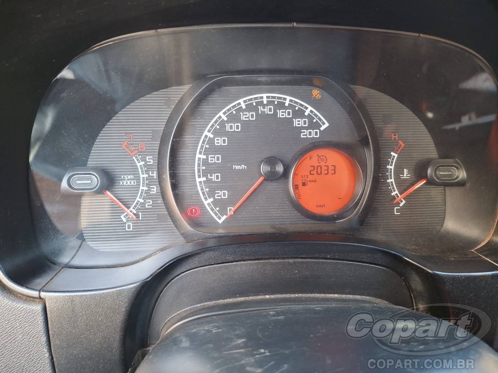 Foto 8 de 10: 2016 FIAT STRADA CE