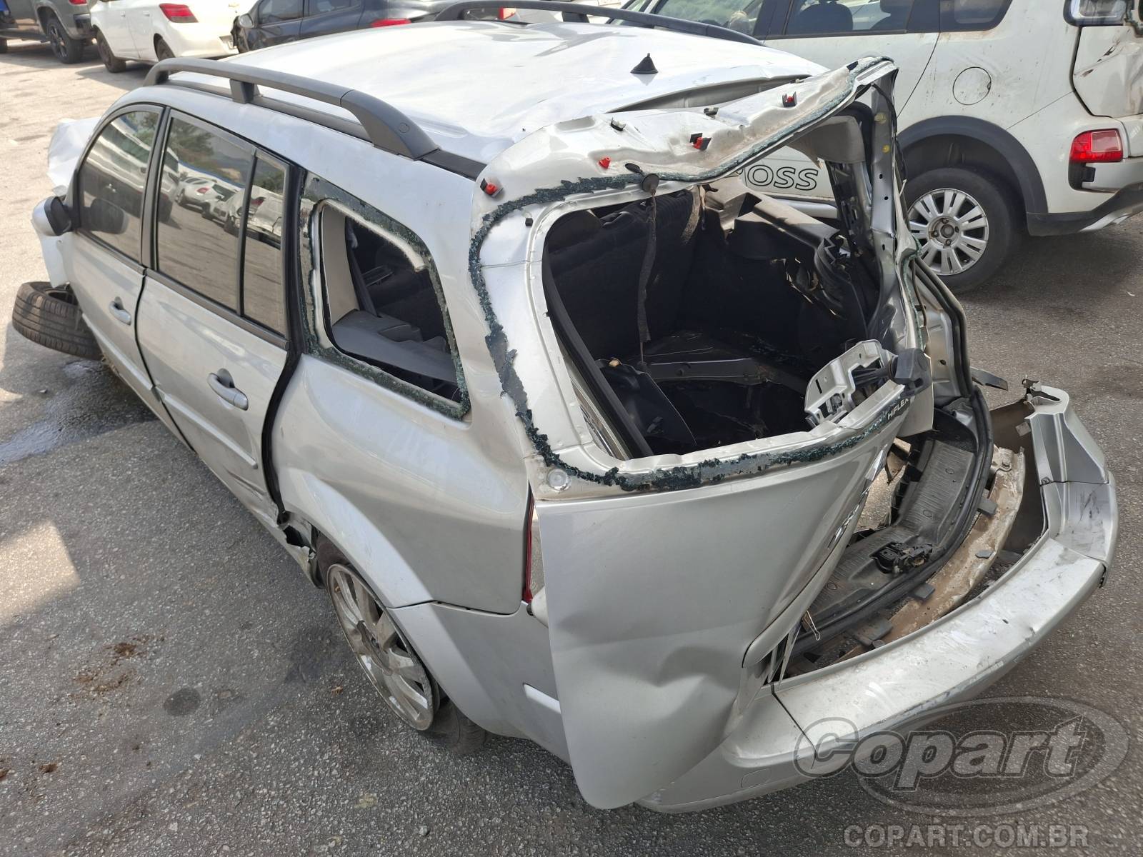 2013 RENAULT MEGANE GRAND TOUR — foto 3 de 10