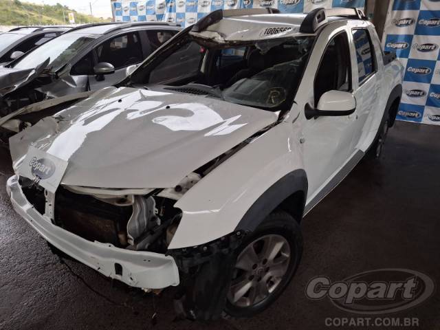 2019 RENAULT DUSTER OROCH 
