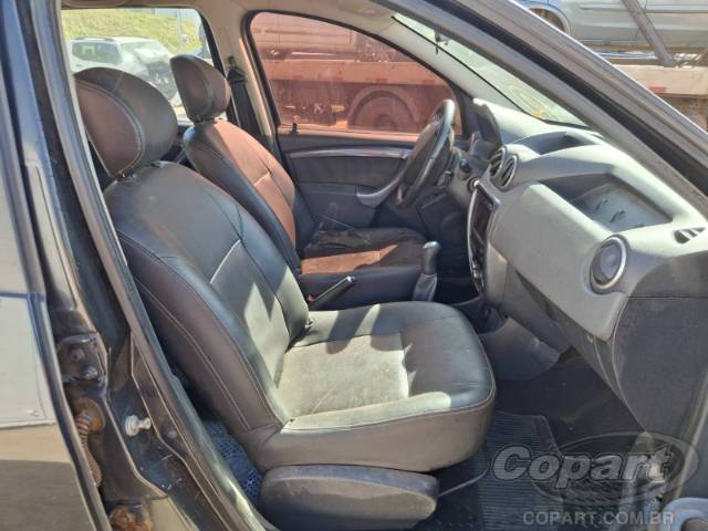 2015 RENAULT DUSTER 
