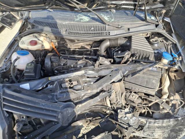 2015 VOLKSWAGEN VOYAGE 