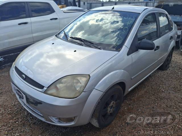 2005 FORD FIESTA SEDAN 