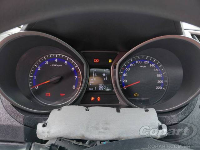 2015 HYUNDAI HB20S 
