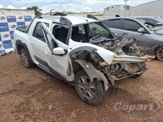 2022 RENAULT DUSTER OROCH 