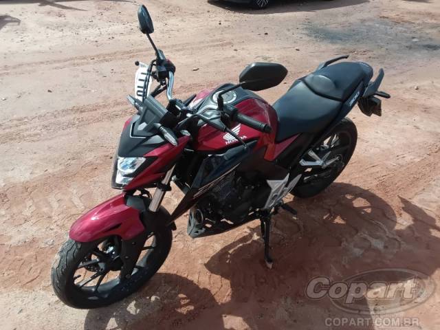 2025 HONDA CB 300F 