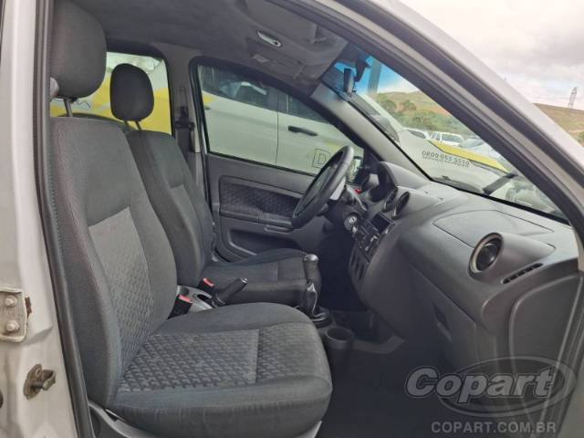 2003 FORD FIESTA 