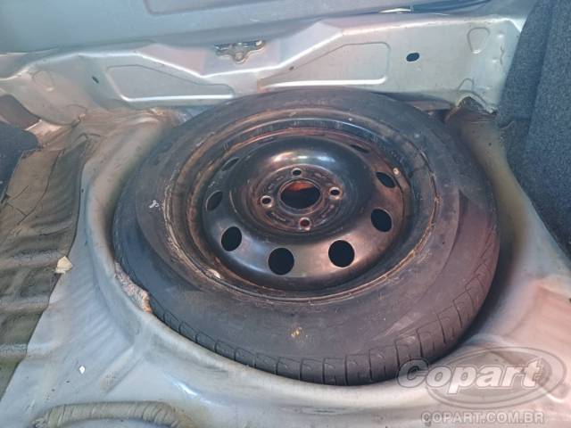 2004 FORD FIESTA 
