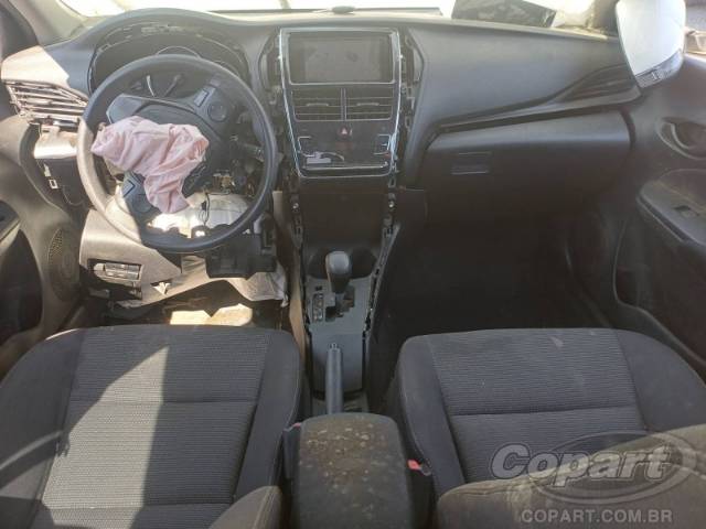 2025 TOYOTA YARIS SEDA 
