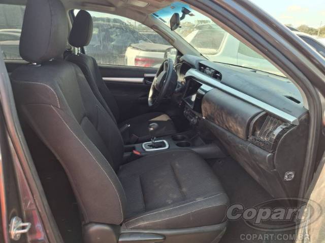 2025 TOYOTA HILUX CD 