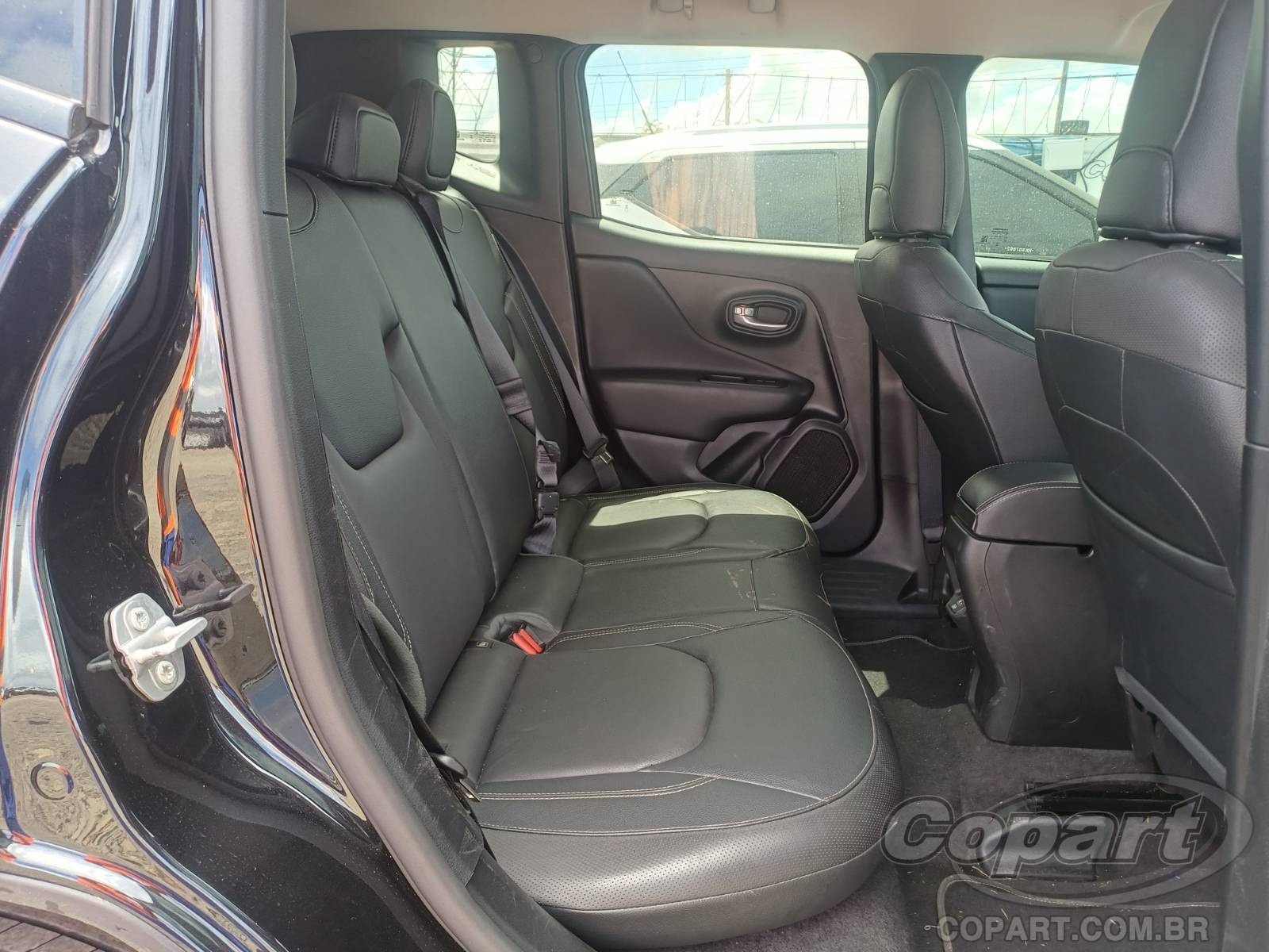 Foto 6 de 10: 2024 JEEP RENEGADE