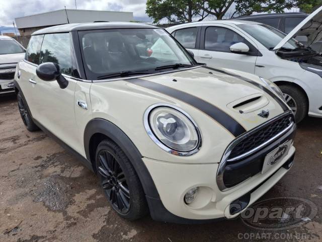 2017 MINI COOPER 