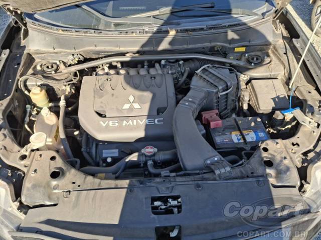 2010 MITSUBISHI OUTLANDER 