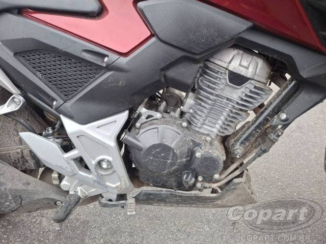 2026 HONDA CB 300F 