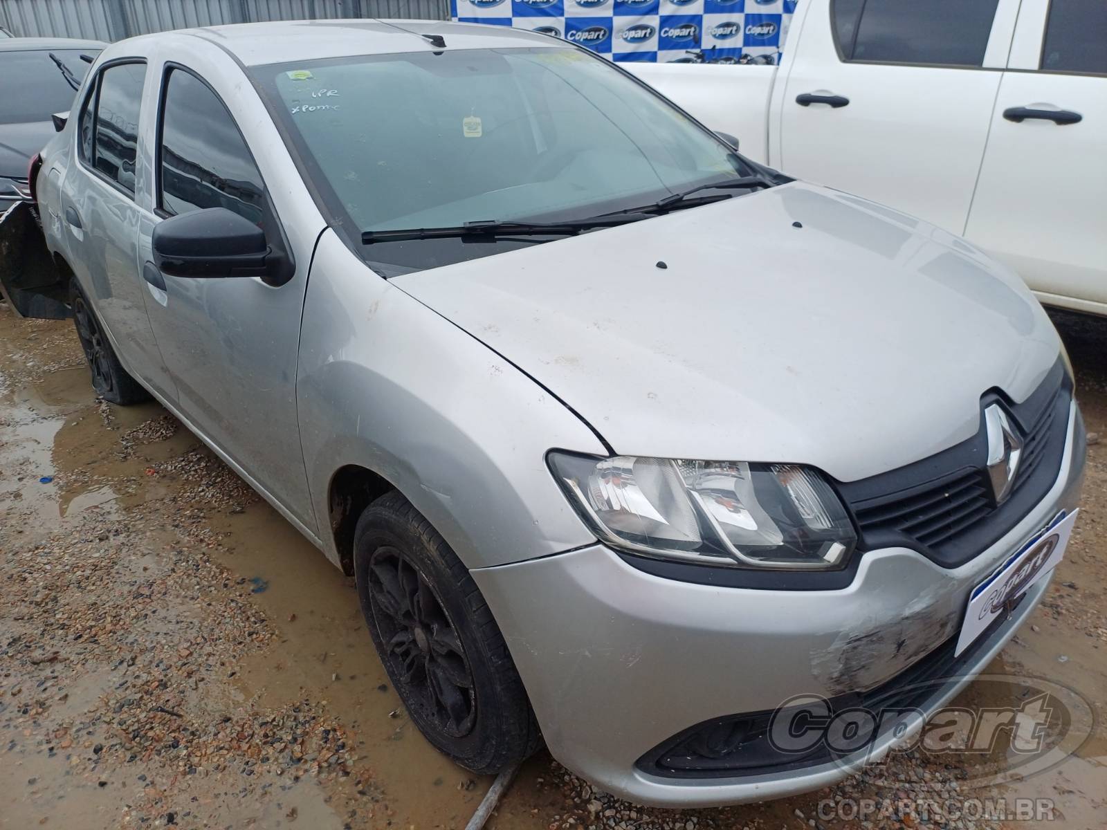 Veículo Renault Logan Renault Logan 2018 Médio Monta Traseiro 2018 em leilão