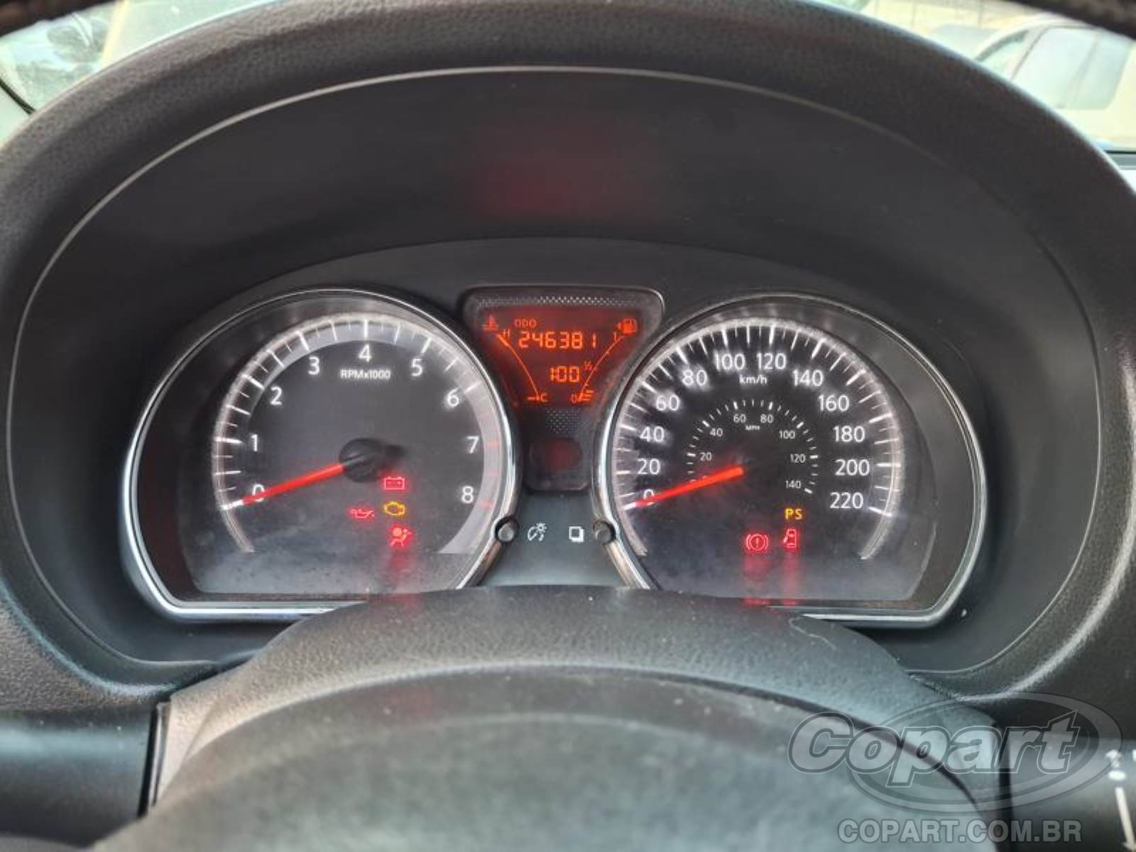 Foto 8 de 10: 2014 NISSAN VERSA