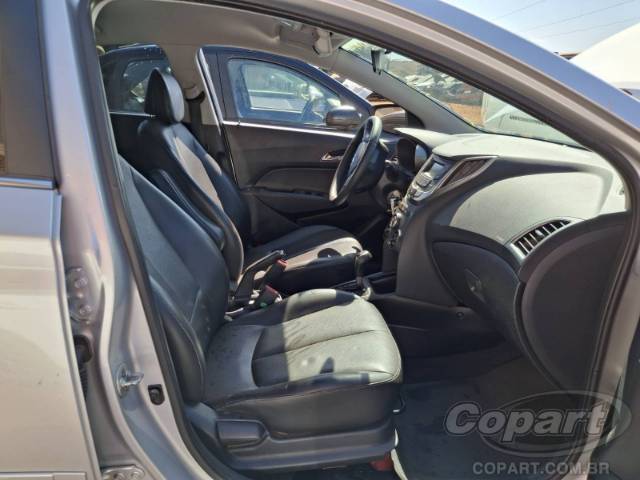 2015 HYUNDAI HB20S 