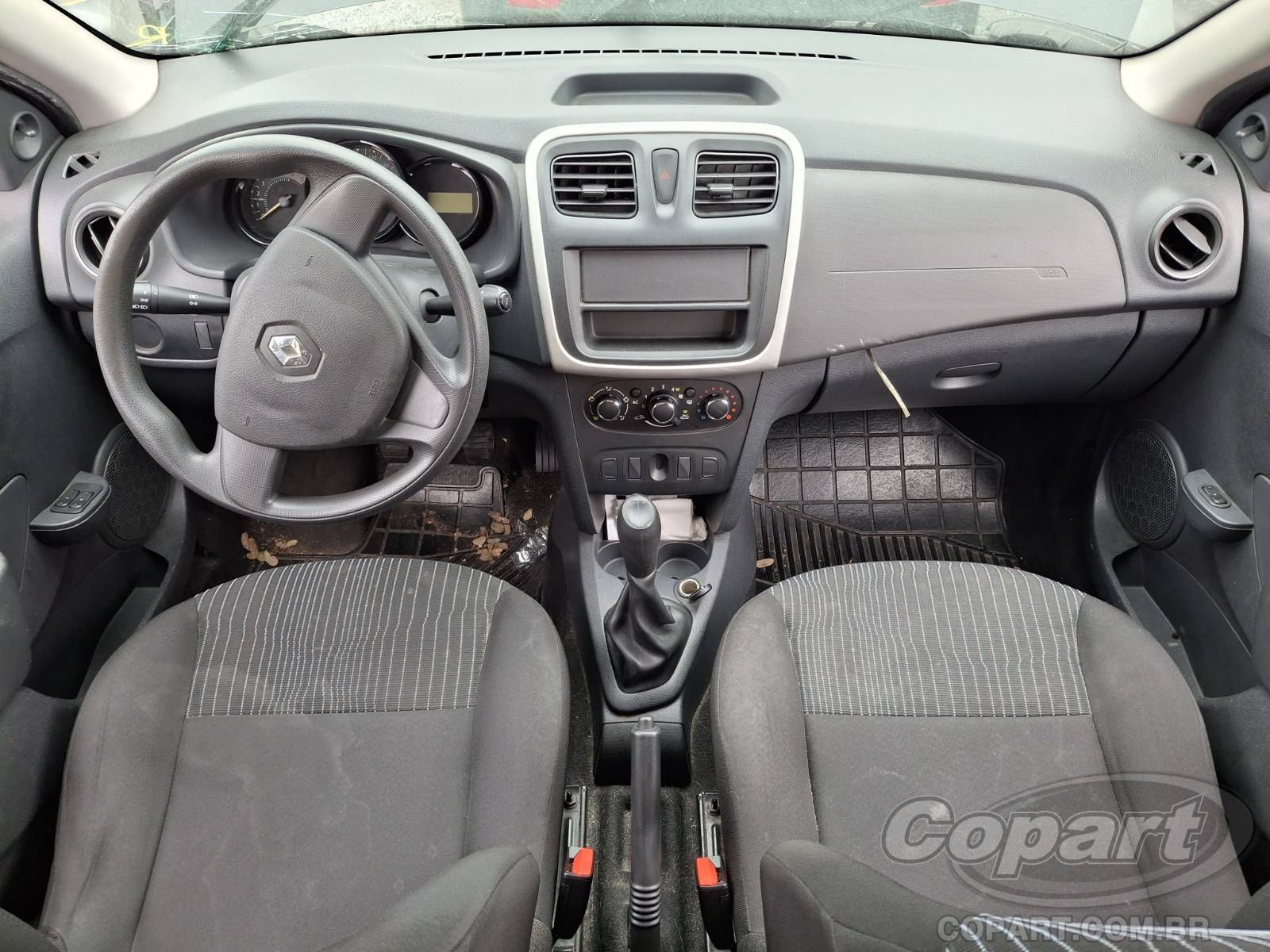 Foto 9 de 13: 2015 RENAULT SANDERO