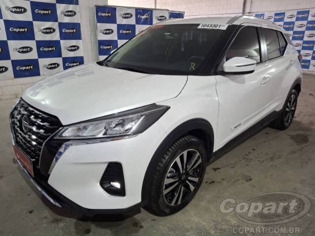 2025 NISSAN Kicks Play 