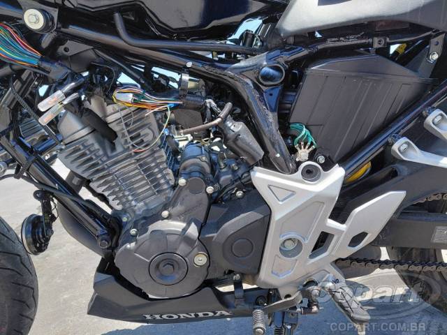 2026 HONDA CB 300F 