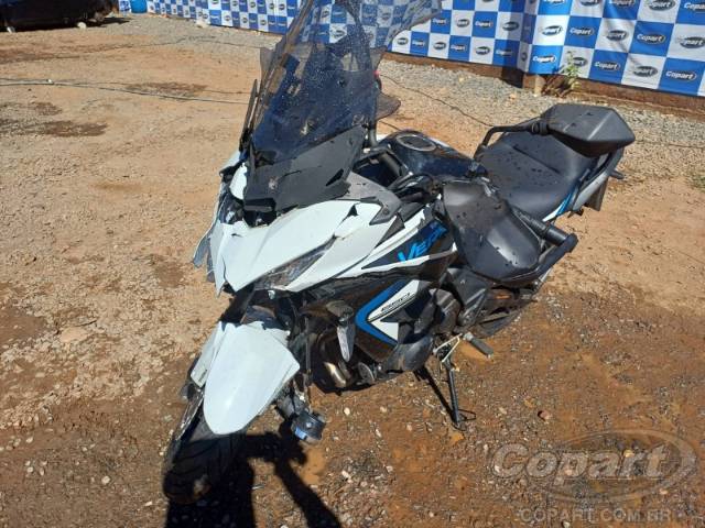 2025 KAWASAKI VERSYS 