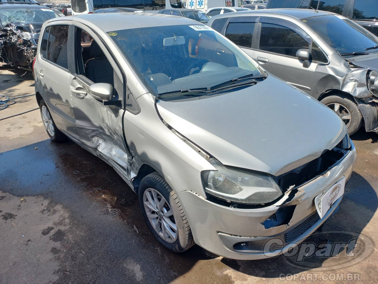 Volkswagen Fox 1.6 GII 2014 Colisão Média Monta