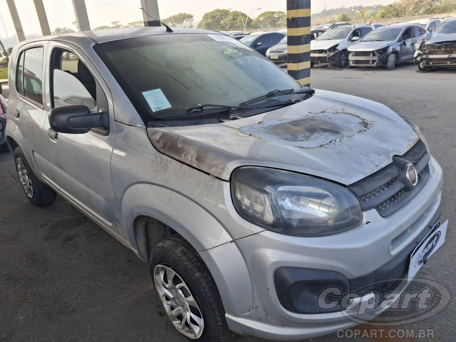 FIAT UNO 2021 Queimado