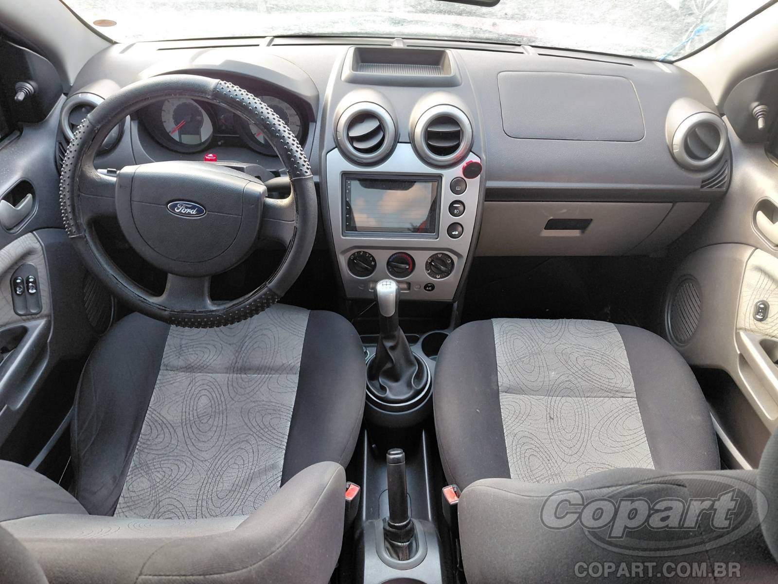 2009 FORD FIESTA SEDAN — foto 9 de 10