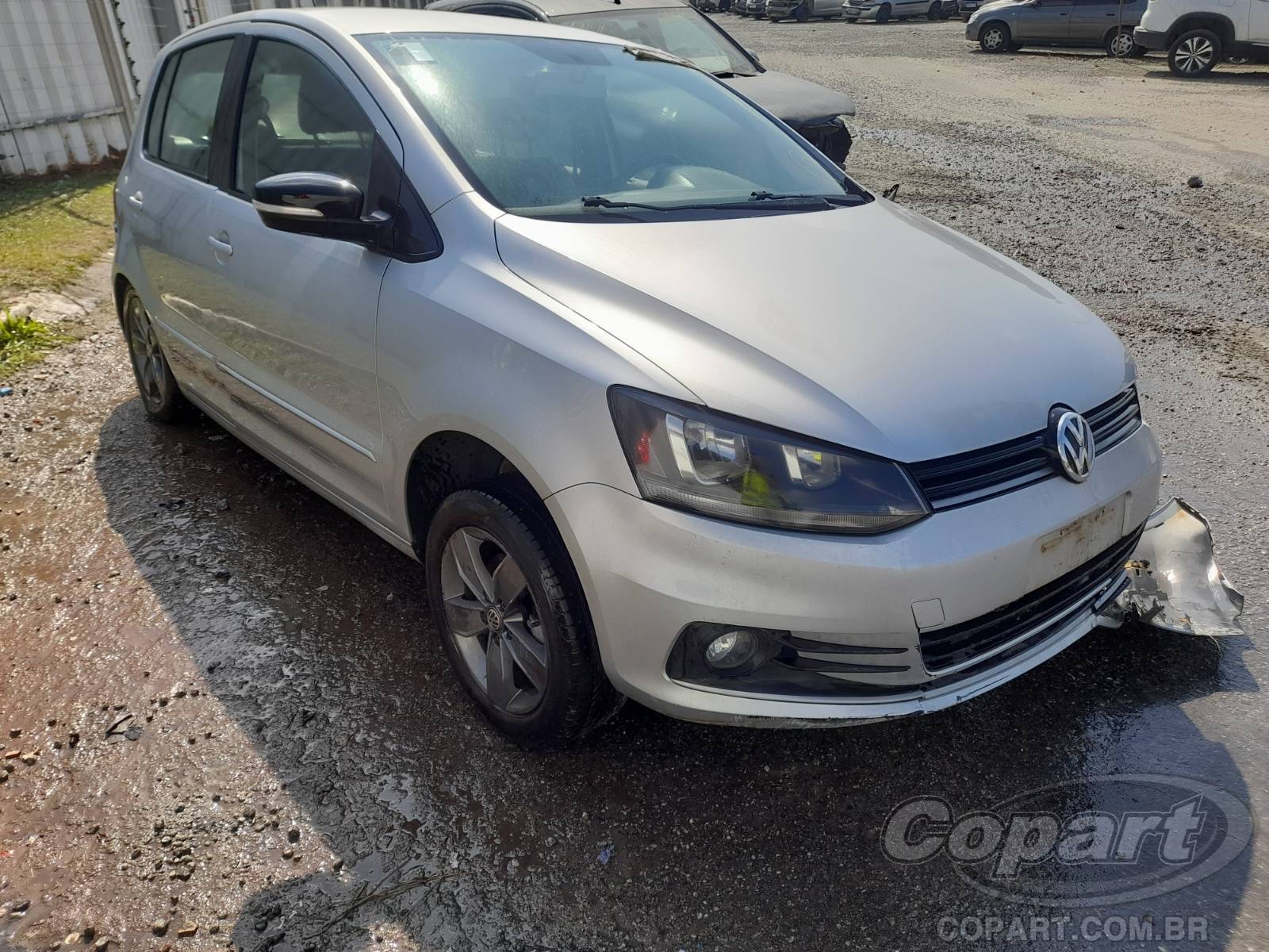 Veículo VW - VolksWagen Fox Volkswagen Fox Connect 1.6 MSI 2020 Colisão Média Monta 2020 em leilão