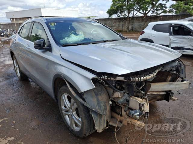 2016 MERCEDES BENZ GLA 