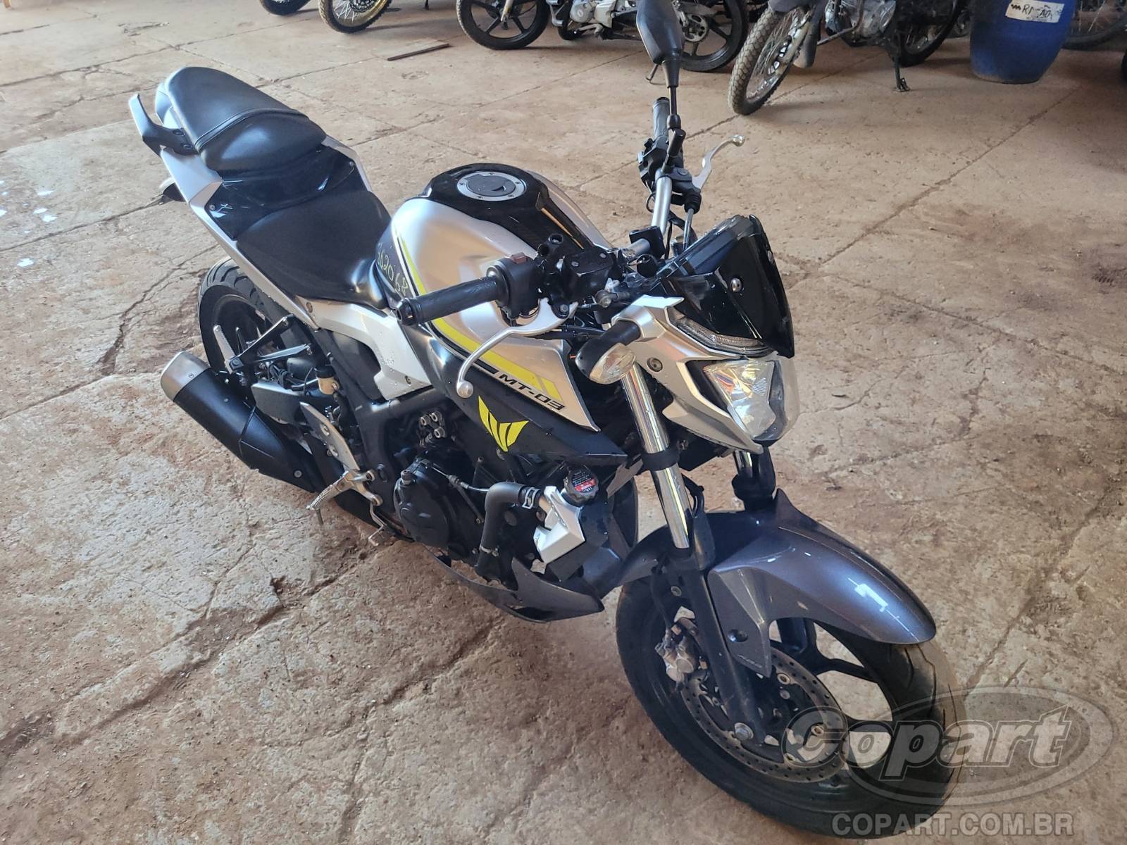 Yamaha MT-03 2018 Pequena Monta Colisão