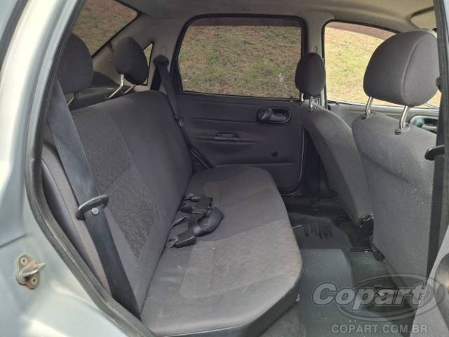2004 CHEVROLET CORSA SEDAN 