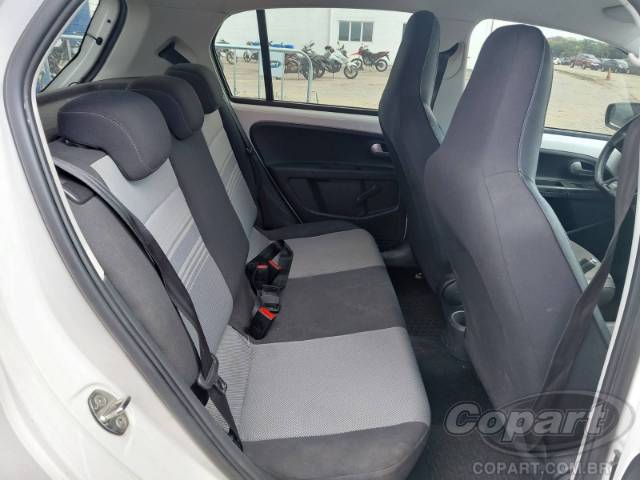 2015 VOLKSWAGEN UP 