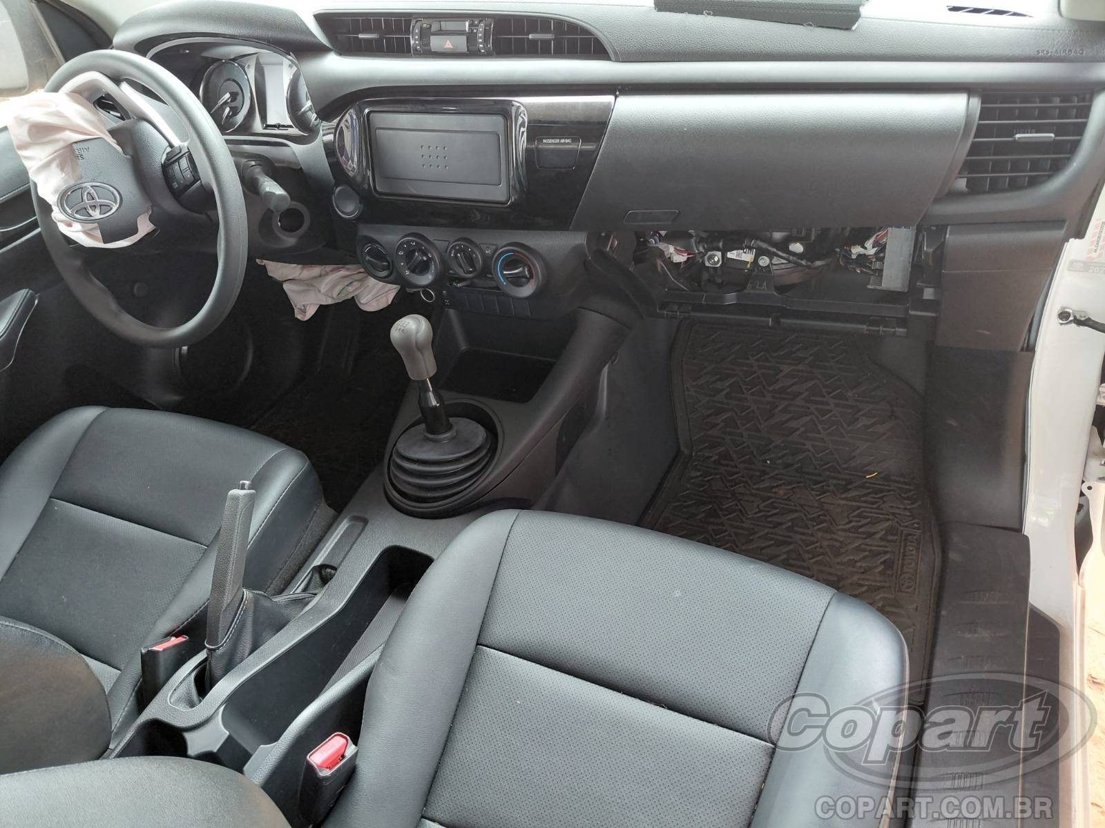 2026 TOYOTA HILUX CS — foto 9 de 11