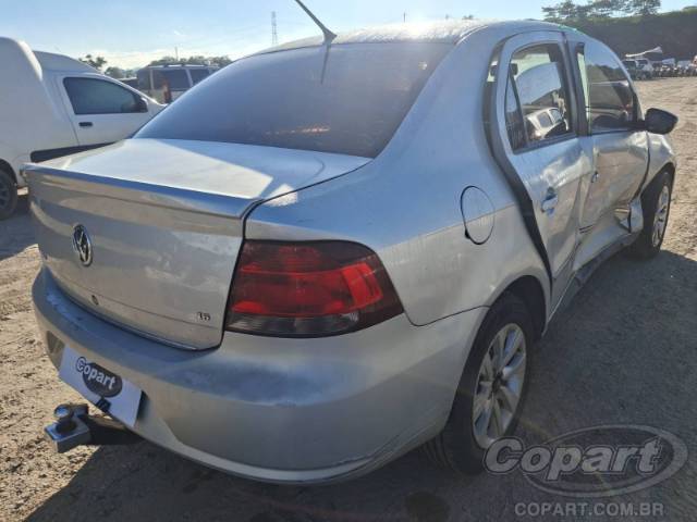 2011 VOLKSWAGEN VOYAGE 