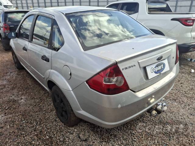 2005 FORD FIESTA SEDAN 