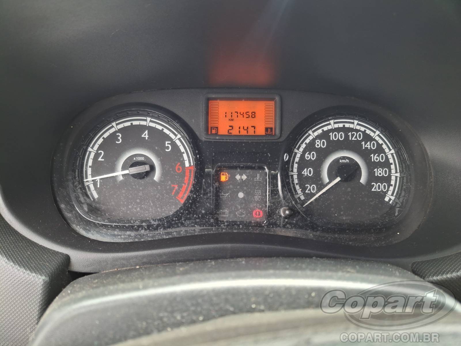 Foto 8 de 14: 2013 RENAULT SANDERO
