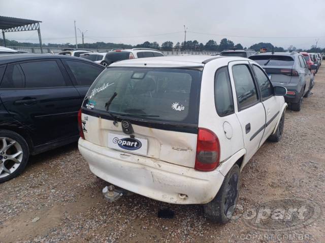 2001 CHEVROLET CORSA 