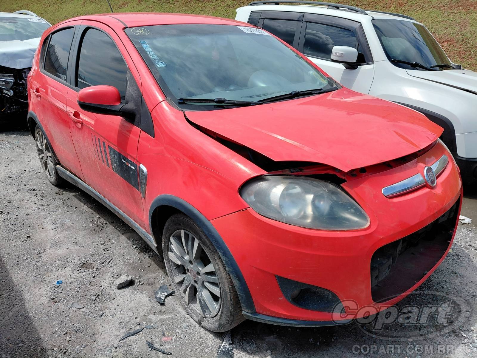 Veículo Fiat Palio Fiat Palio Sporting 1.6 16V E.torQ 2013 Colisão Frontal 2013 em leilão