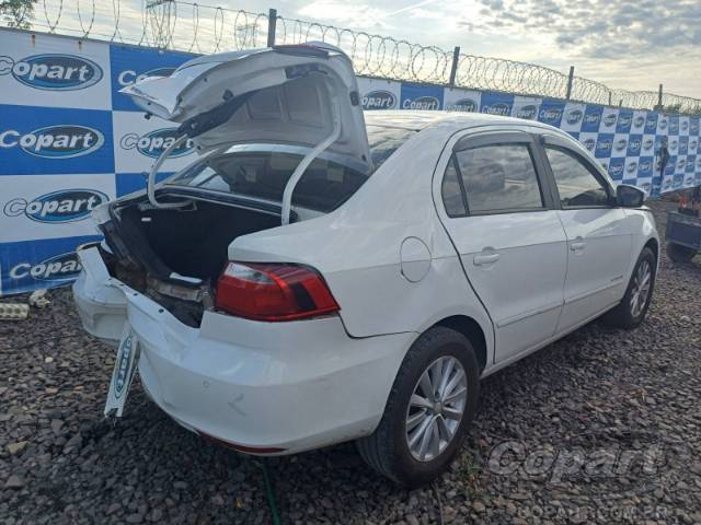 2015 VOLKSWAGEN VOYAGE 