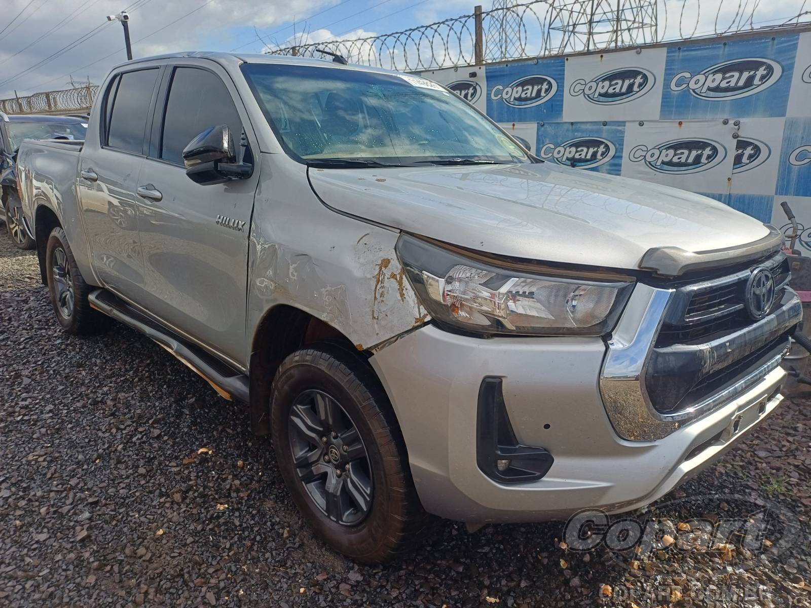 2025 TOYOTA HILUX CD