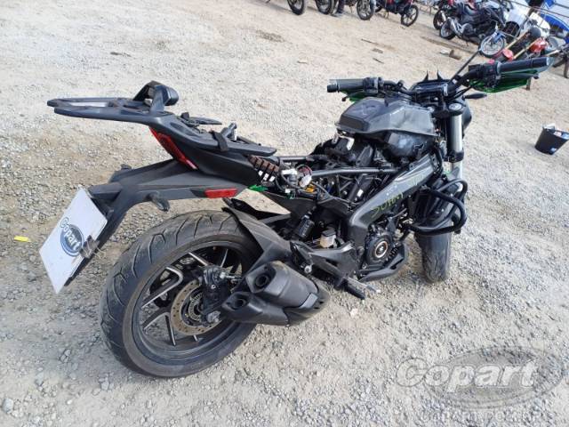 2025 BAJAJ DOMINAR 
