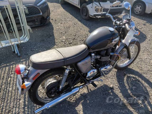 2013 TRIUMPH BONNEVILLE 