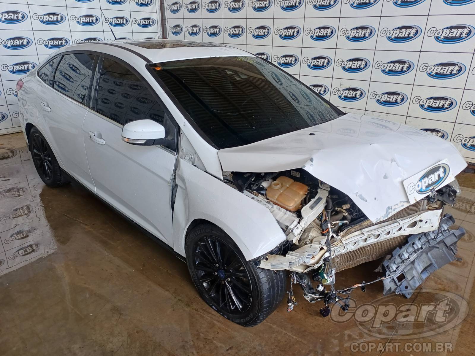 Veículo Ford Focus Ford Focus Fastback Titanium Powershift 2018 Médio Dano 2018 em leilão